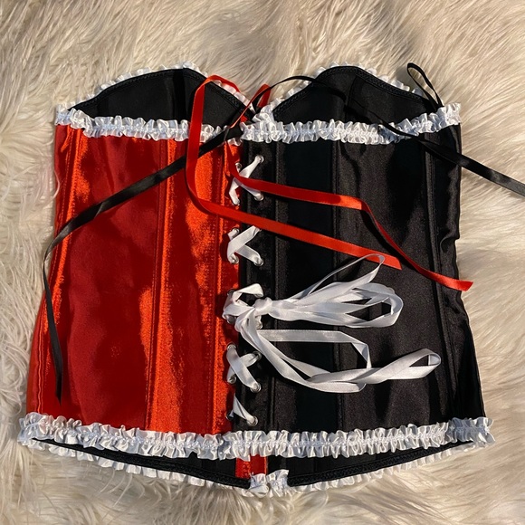 Women’s Harley Quinn complete costume (B2*) - Picture 4 of 7